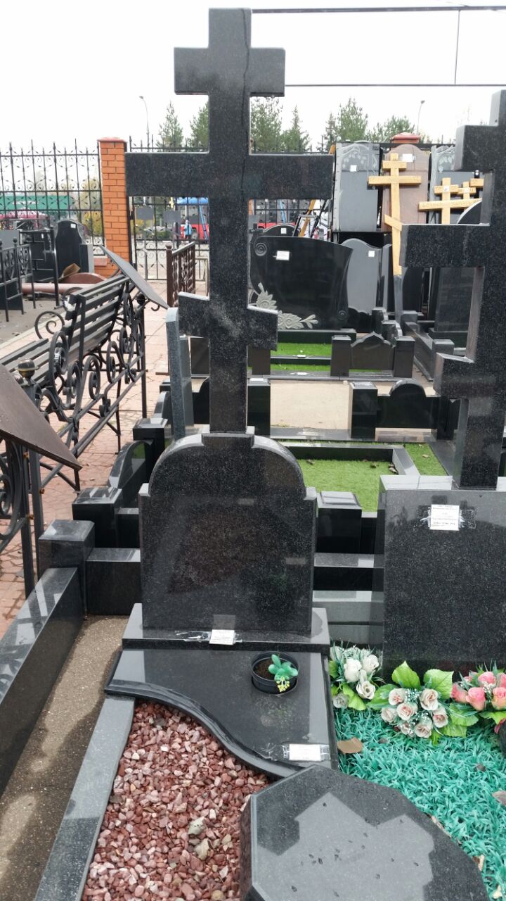 Памятники по выгодной цене на Рогожском кладбище
