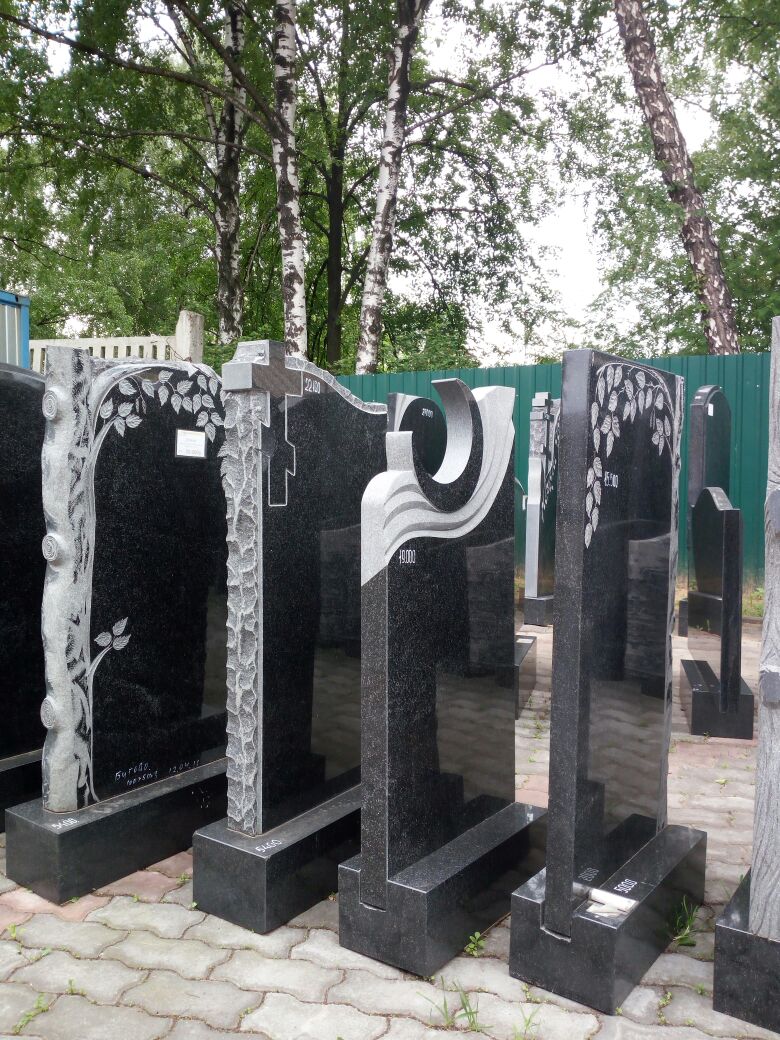 Установка памятников на Кузьминском кладбище