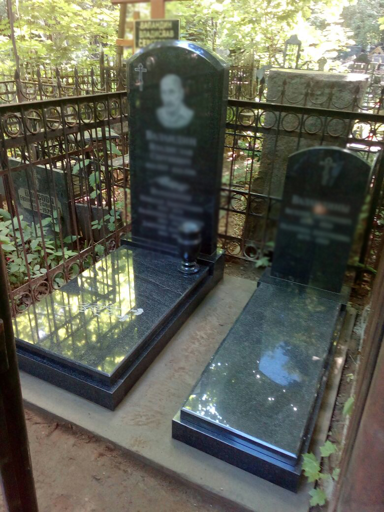 Памятники по выгодной цене Долгопрудненском кладбище